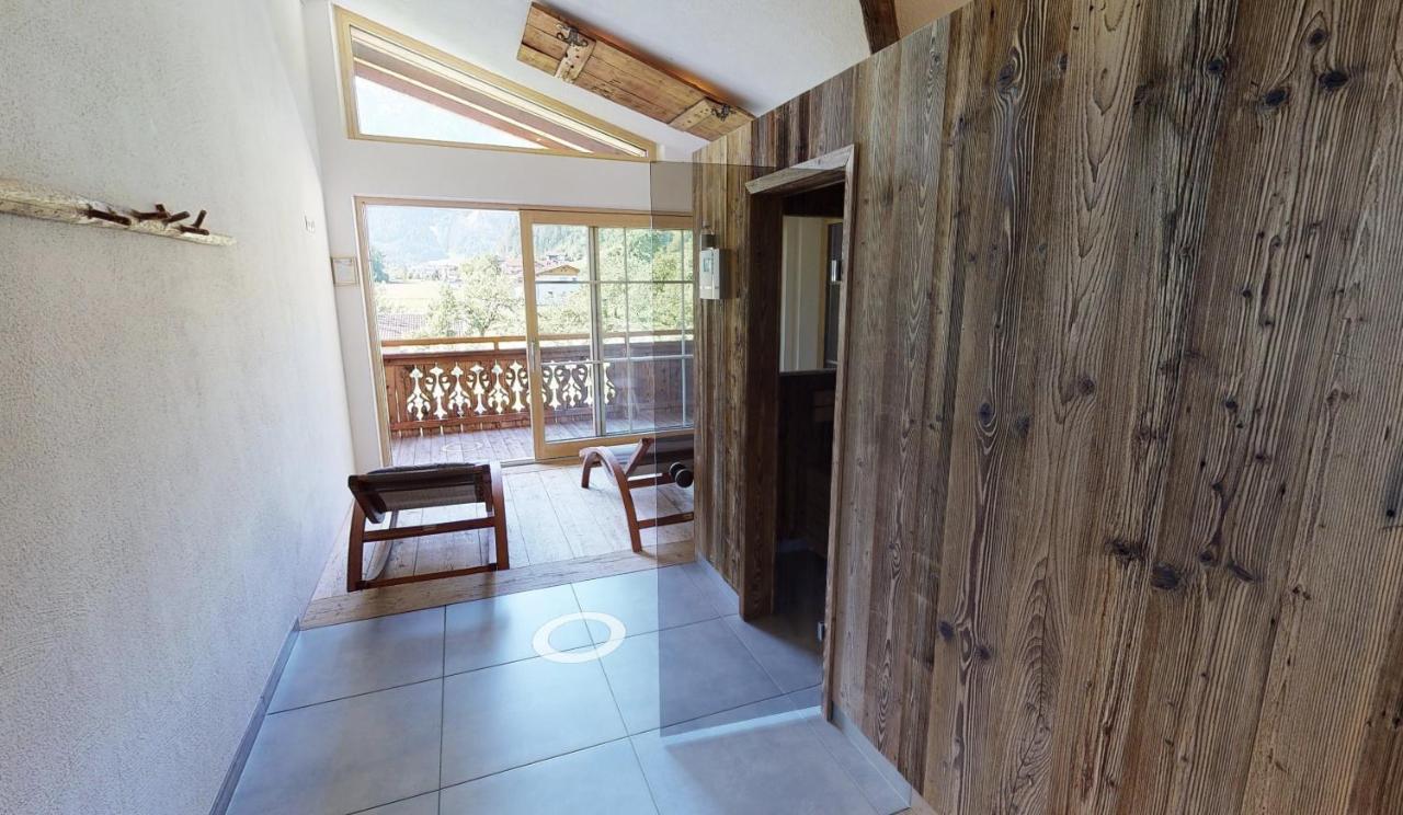 Appartements "Da Zillertaler Und Die Geigerin" Mayrhofen Buitenkant foto