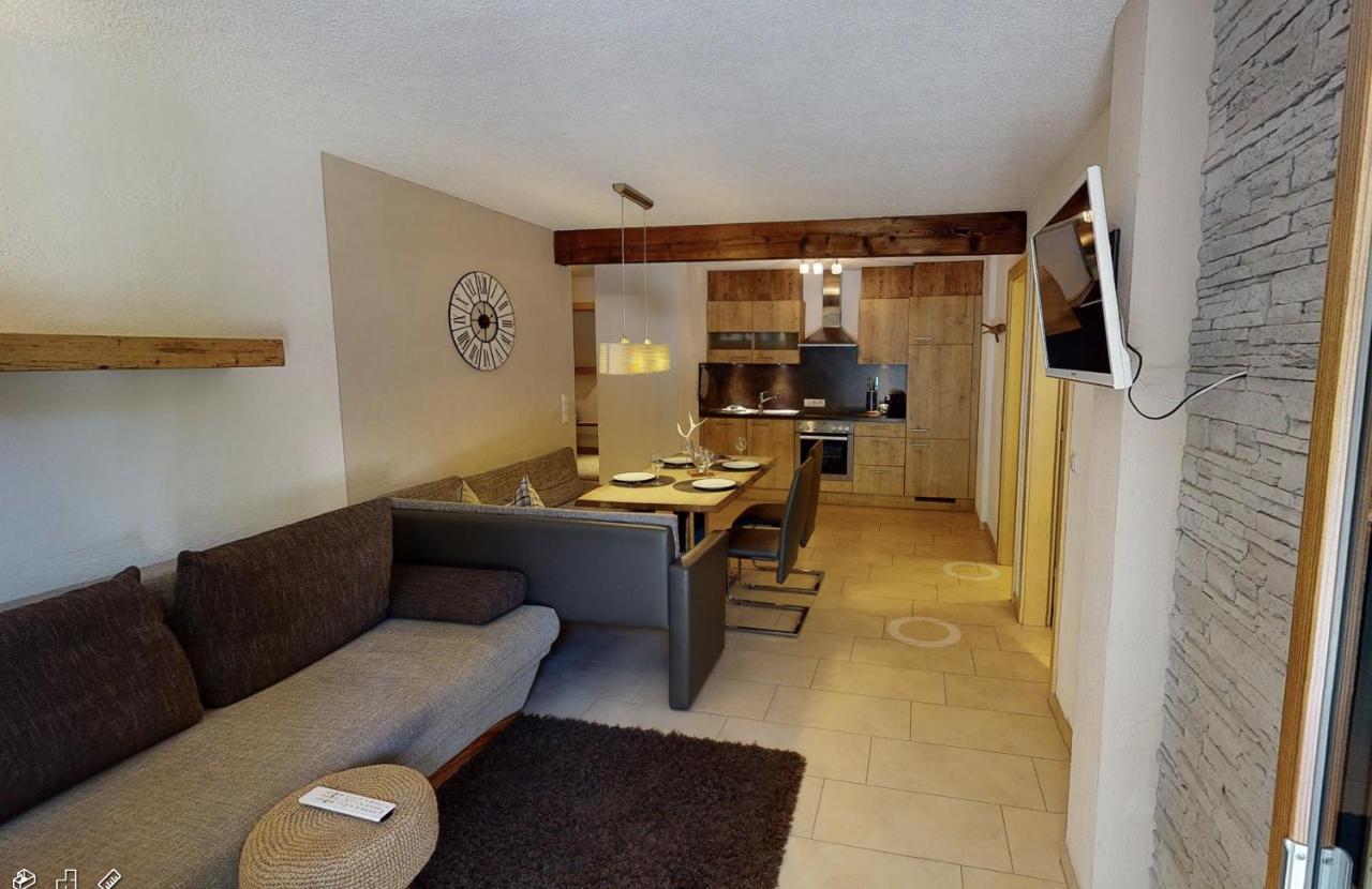 Appartements "Da Zillertaler Und Die Geigerin" Mayrhofen Buitenkant foto